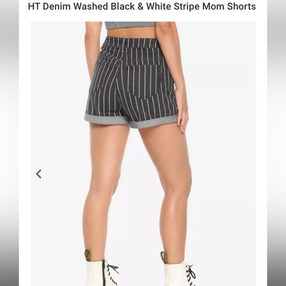 Hot Topic HT Denim Mom High Waist Black & White Vertical Sripe Shorts Size 15 - Picture 5 of 8